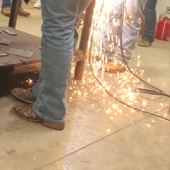 Meet your Posher, Winn - Picture 1 of 1